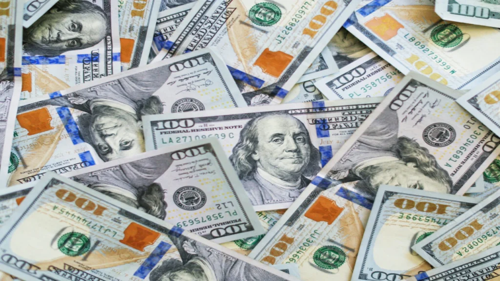 تحركات مفاجئة.. سعر الدولار يختتم تعاملات شهر يناير مقابل الجنيه في البنوك المصرية